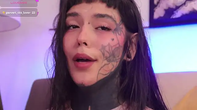 Snapshot of SylveonFox chatting on 10/06/25, 04:15 SylveonFox online show from 10/06/25, 04:15