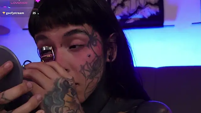 Snapshot of SylveonFox chatting on 10/13/25, 03:39 SylveonFox online show from 10/13/25, 03:39