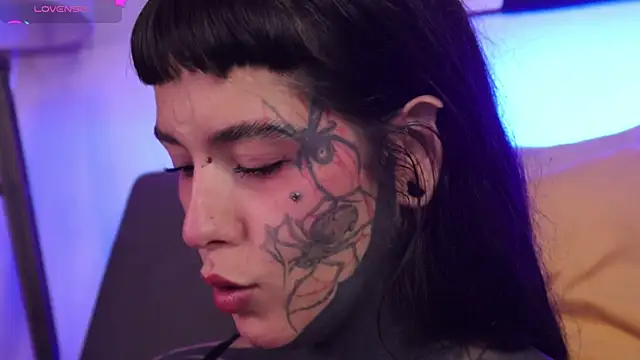 Snapshot of SylveonFox chatting on 10/30/25, 11:49 SylveonFox online show from 10/30/25, 11:49