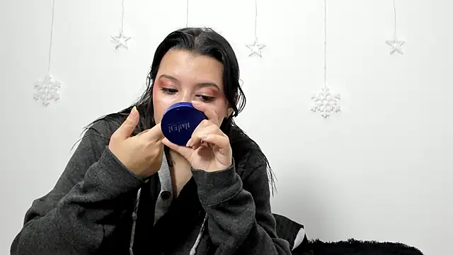 cami-01 online show from 04/23/26, 08:33