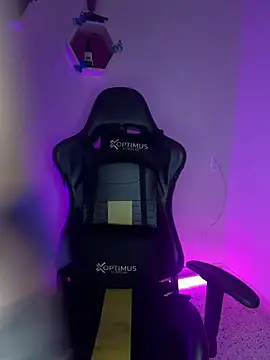 Snapshot of jenna_eyesss chatting on 03/07/25, 10:10 jenna eyesss online show from 03/07/25, 10:10