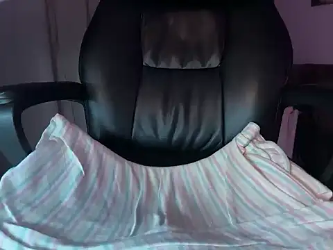 Snapshot of DalvinKros chatting on 10/31/25, 11:28 DalvinKros online show from 10/31/25, 11:28