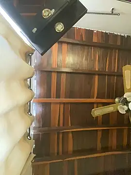 Snapshot of tom_thick chatting on 12/18/24, 06:14 tom thick online show from 12/18/24, 06:14