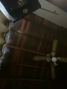 Snapshot of tom_thick chatting on 12/18/24, 10:13 tom thick online show from 12/18/24, 10:13