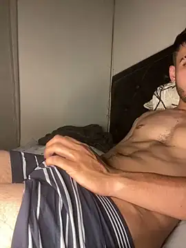 Snapshot of tom_thick chatting on 01/16/25, 07:10 tom thick online show from 01/16/25, 07:10