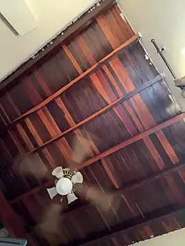 Snapshot of tom_thick chatting on 10/15/25, 09:26 tom thick online show from 10/15/25, 09:26