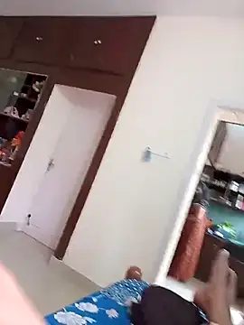 AUNTY1984 online show from 04/15/26, 08:32