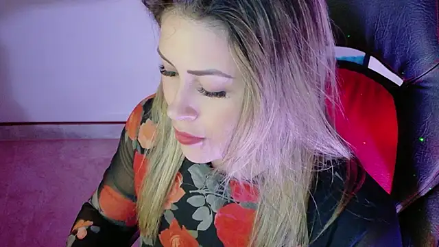 Natalia Montoya online show from 11/09/25, 02:10