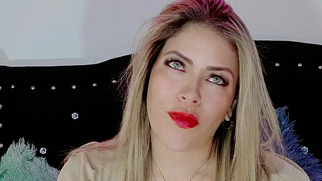 Natalia Montoya online show from 12/18/25, 08:37