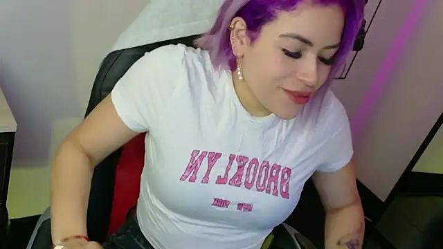 Natalia Montoya online show from 04/19/26, 07:40