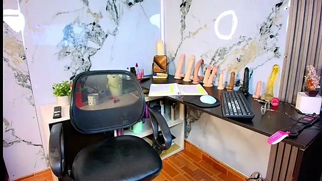 AlixLong online show from 04/15/26, 01:01