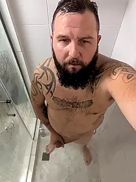 beardedbeasty86 online show from 10/20/25, 09:32