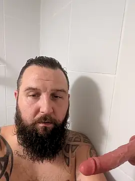 beardedbeasty86 online show from 10/25/25, 04:42