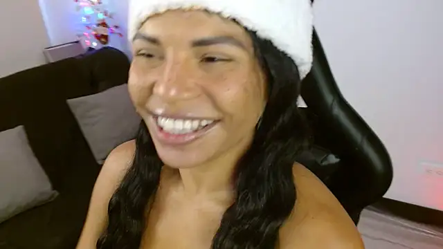 Snapshot of Anabel693 chatting on 12/14/24, 07:29 Anabel693 online show from 12/14/24, 07:29