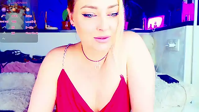 Snapshot of _JuliaSpace_ chatting on 05/31/26, 05:31 JuliaSpace online show from 05/31/26, 05:31