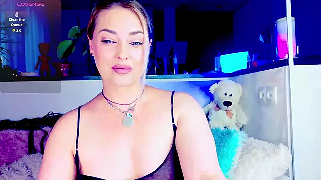  JuliaSpace  online show from 07/19/26, 05:16