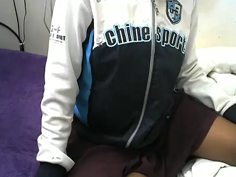 Ma-yolo001 online show from 11/11/25, 08:58