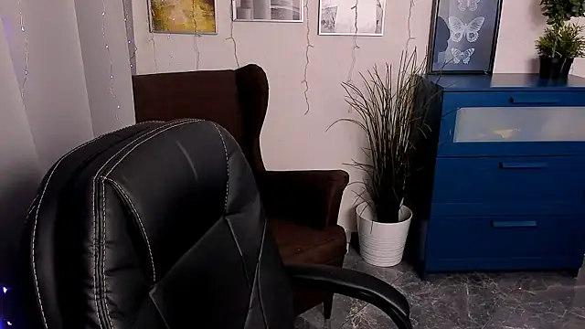 Snapshot of AlicePopsy chatting on 03/02/25, 06:51 AlicePopsy online show from 03/02/25, 06:51