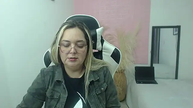 Snapshot of samy_vsn chatting on 06/03/26, 06:57 samy vsn online show from 06/03/26, 06:57
