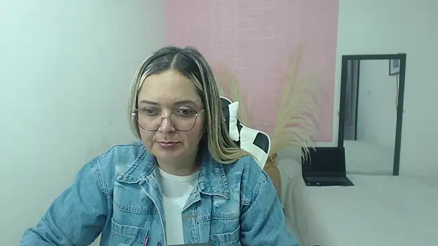 Snapshot of samy_vsn chatting on 06/05/26, 06:46 samy vsn online show from 06/05/26, 06:46