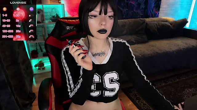 Eva-miller1 online show from 11/17/25, 11:27