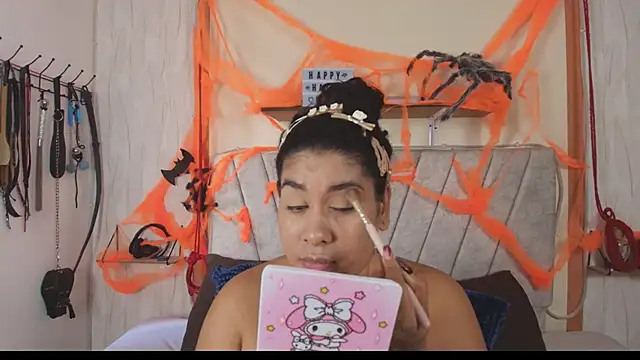 Liana Asaff online show from 10/25/25, 06:46