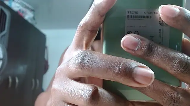 Snapshot of latinahot963 chatting on 01/18/25, 12:02 latinahot963 online show from 01/18/25, 12:02