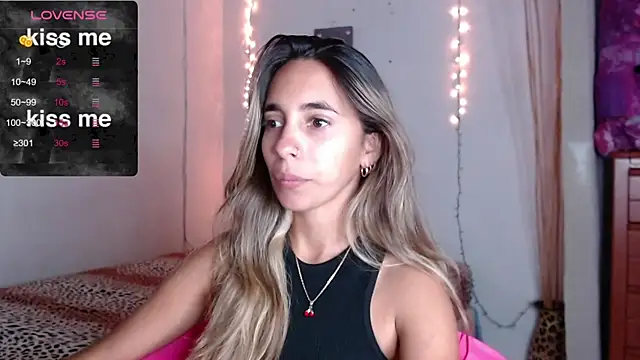 Snapshot of MitchWilson1 chatting on 10/16/25, 10:33 MitchWilson1 online show from 10/16/25, 10:33