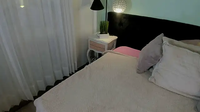 EvaaStevens online show from 09/19/25, 11:55