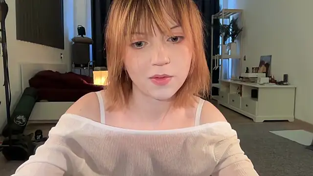 Snapshot of electric_babe chatting on 10/17/25, 11:02 electric babe online show from 10/17/25, 11:02