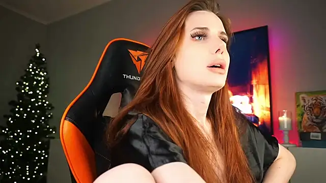 Snapshot of Foxy_irene chatting on 12/19/24, 02:35 Foxy irene online show from 12/19/24, 02:35