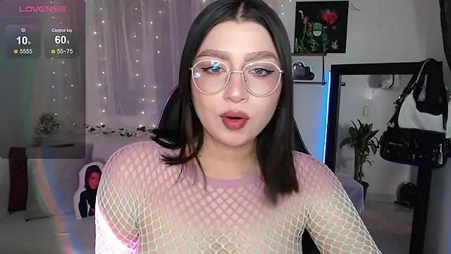 mily thomson b  online show from 09/30/25, 01:54