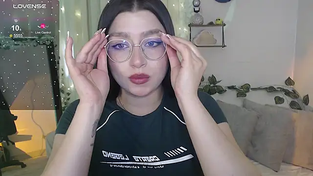 mily thomson b  online show from 12/03/25, 09:35