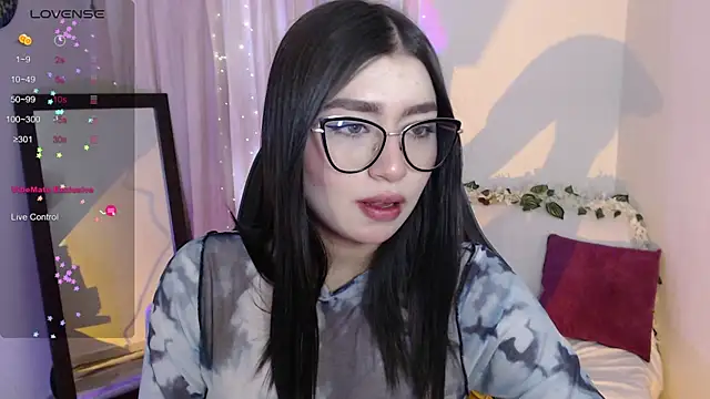 mily thomson b  online show from 04/05/26, 10:18