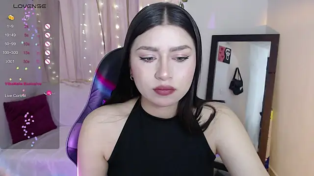 Snapshot of mily_thomson_b_ chatting on 04/29/26, 11:55 mily thomson b online show from 04/29/26, 11:55
