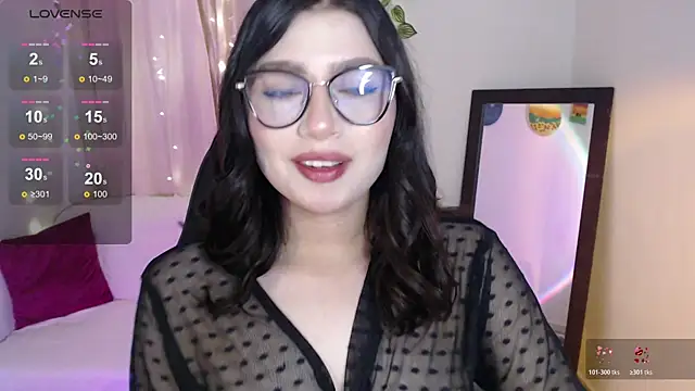 Snapshot of mily_thomson_b_ chatting on 05/22/26, 11:54 mily thomson b online show from 05/22/26, 11:54