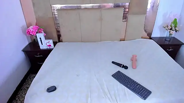 LizBrook online show from 03/14/25, 07:23