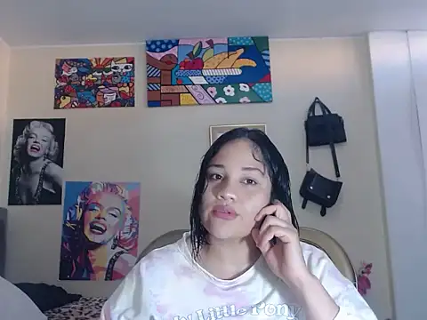 Snapshot of melissa4855 chatting on 11/17/25, 09:31 melissa4855 online show from 11/17/25, 09:31