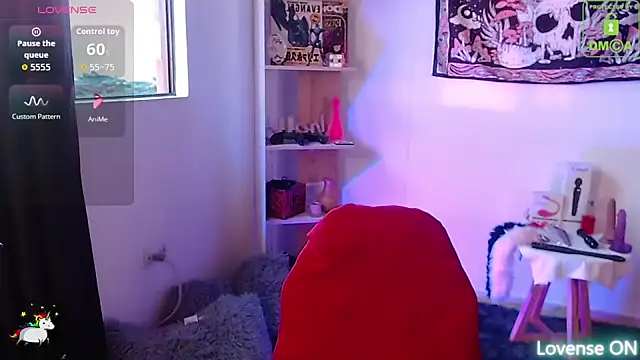 sweetcoralinee online show from 09/09/25, 10:42