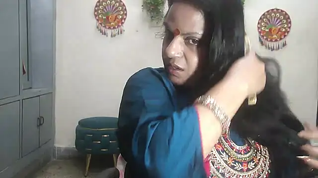 Snapshot of Sexy_komolika chatting on 04/01/26, 04:15 Sexy komolika online show from 04/01/26, 04:15