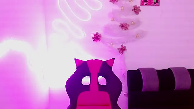 Snapshot of Kind_Scarlett chatting on 12/12/24, 11:36 Kind Scarlett online show from 12/12/24, 11:36