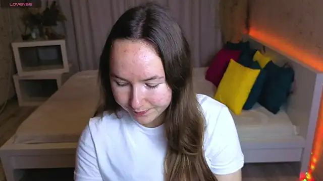 Snapshot of Little_doll_meow chatting on 09/23/25, 02:47 Little doll meow online show from 09/23/25, 02:47