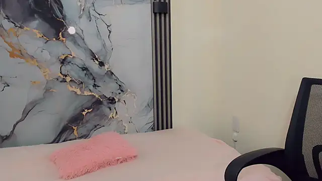 Rubi 30 online show from 12/19/25, 11:17