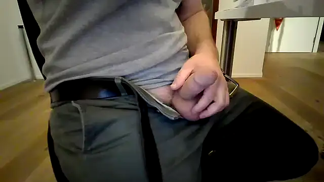 Snapshot of 10_1992 chatting on 01/20/25, 07:57 10 1992 online show from 01/20/25, 07:57