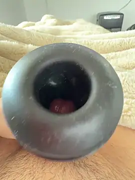 Snapshot of fuckitzer chatting on 02/16/26, 10:44 fuckitzer online show from 02/16/26, 10:44