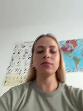 Snapshot of streetdoll chatting on 01/12/25, 03:46 streetdoll online show from 01/12/25, 03:46