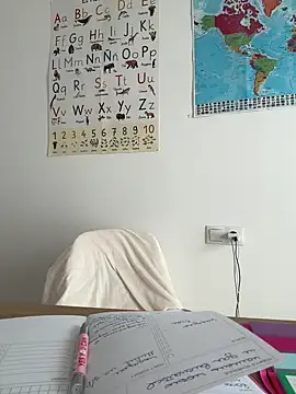 Snapshot of streetdoll chatting on 02/21/25, 10:07 streetdoll online show from 02/21/25, 10:07