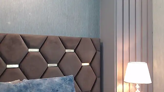 ThaniaJones online show from 04/11/26, 11:47