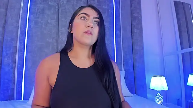 Snapshot of PaulinaDuarte chatting on 03/03/25, 12:16 PaulinaDuarte online show from 03/03/25, 12:16