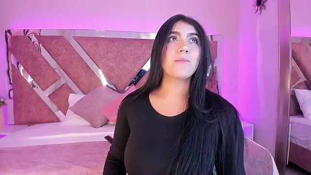 Snapshot of PaulinaDuarte chatting on 03/13/25, 01:07 PaulinaDuarte online show from 03/13/25, 01:07